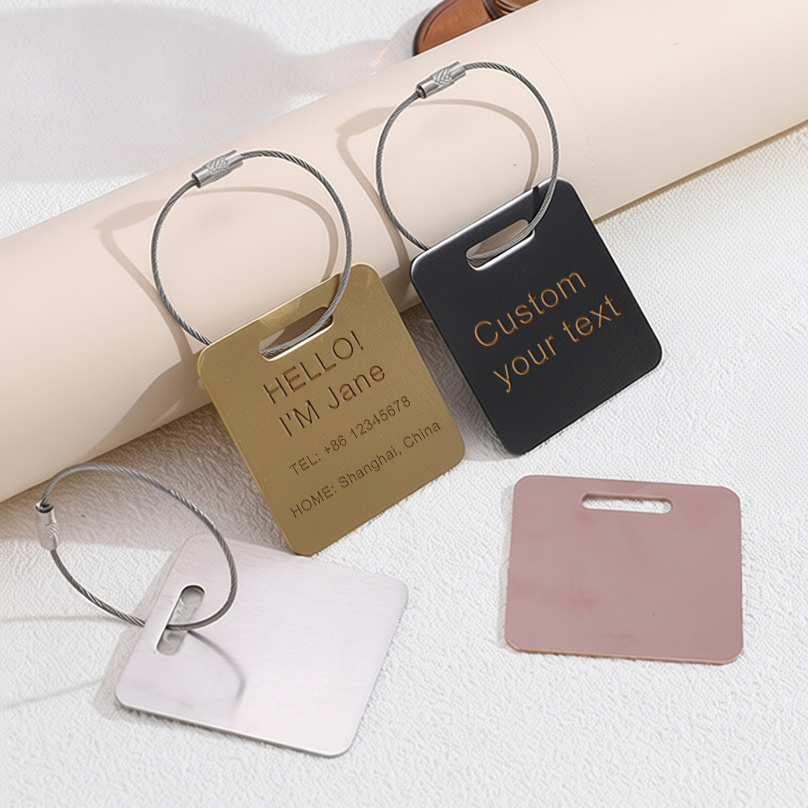 カスタム名入り荷物タグ レーザー彫刻ラベル 盗難防止旅行用品 - It Travel Accessories のレビューと価格