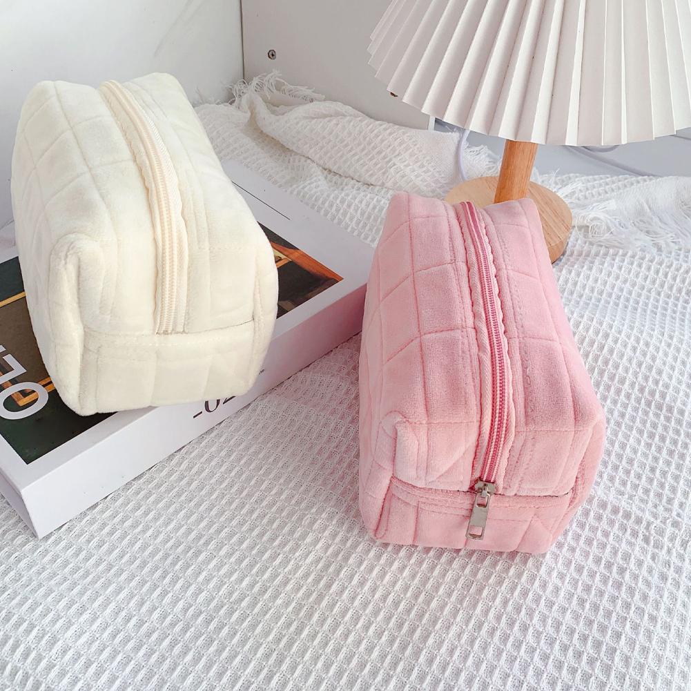 女性用キュートなぬいぐるみメイクアップバッグ、ポータブルベル - Travel Accessories Box のレビューと価格