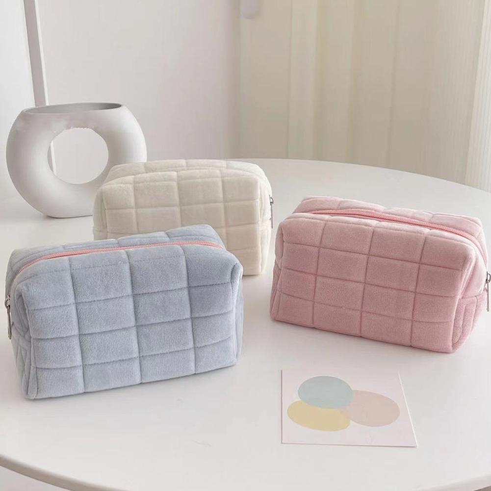 女性用キュートなぬいぐるみメイクアップバッグ、ポータブルベル - Travel Accessories Box のレビューと価格