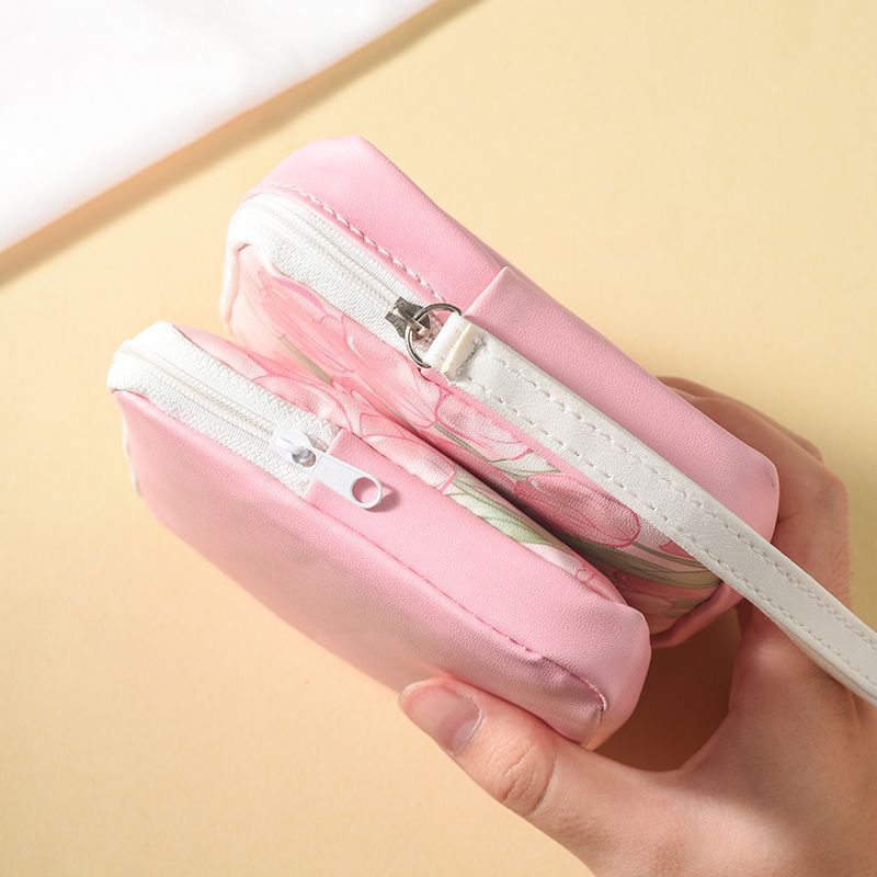芸術的な生理用パッドバッグ、女性用のエレガントな小さな化粧ポ - Travel Accessories Needed のレビューと価格